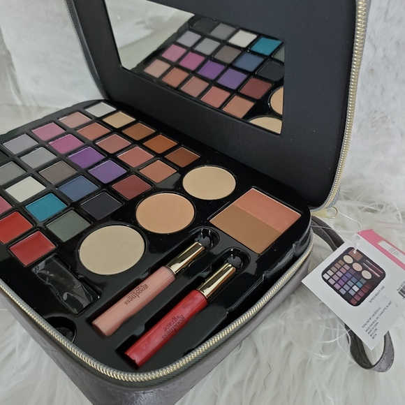 Make up Set - Picture 3 of 12